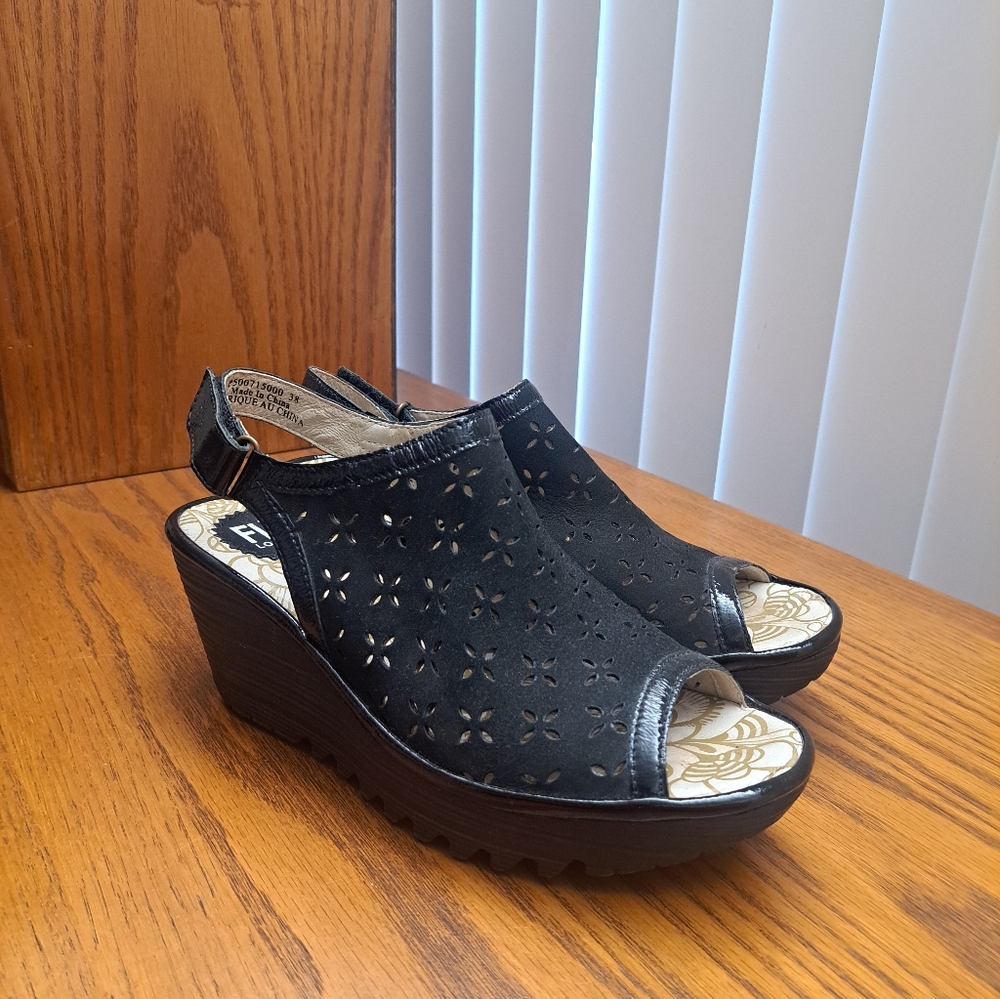 Fly London Black Wedge Peep Toe Sandals Women's Size 38/7.5-8 Vented  Wedge - Picture 6 of 9